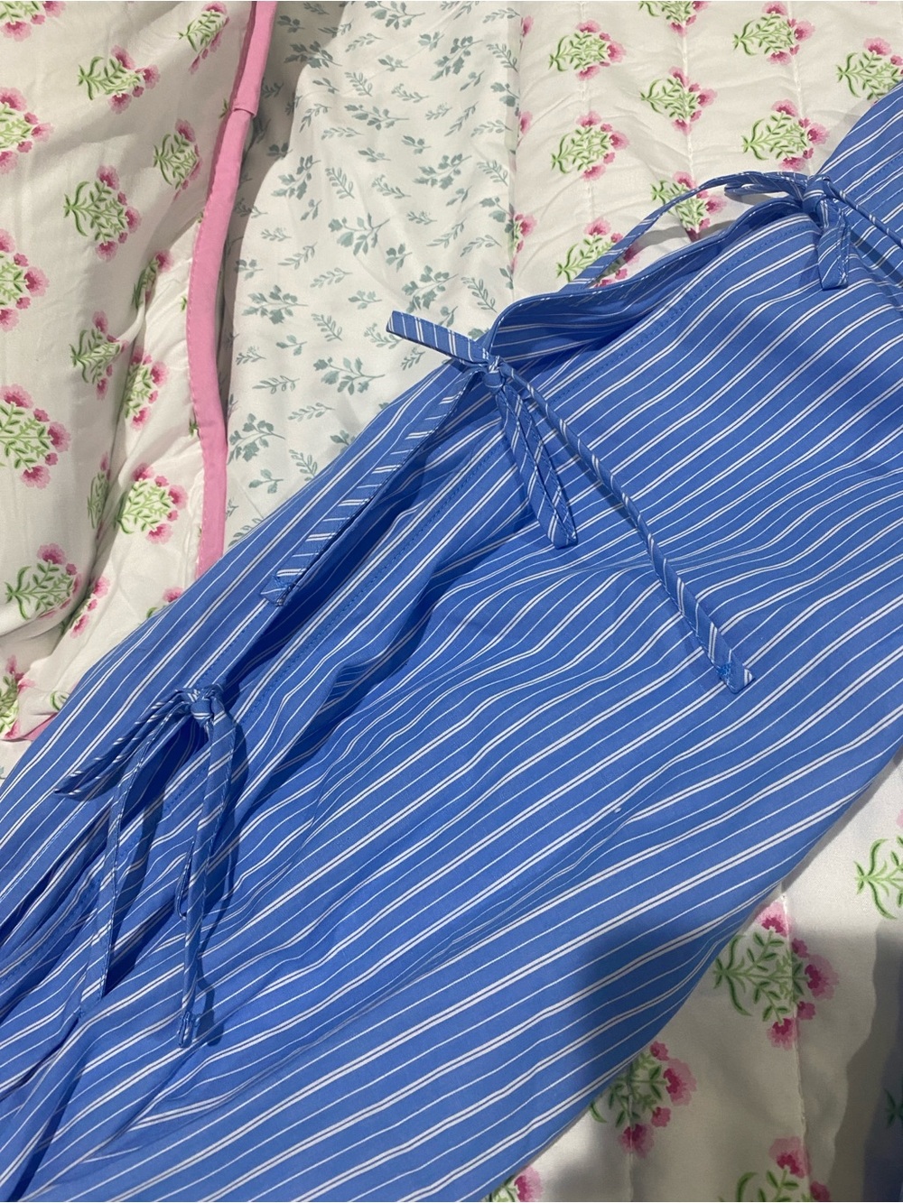 Free Assembly Blue and White Pinstripe Button-Up Shirt NWT XL - Picture 3 of 7